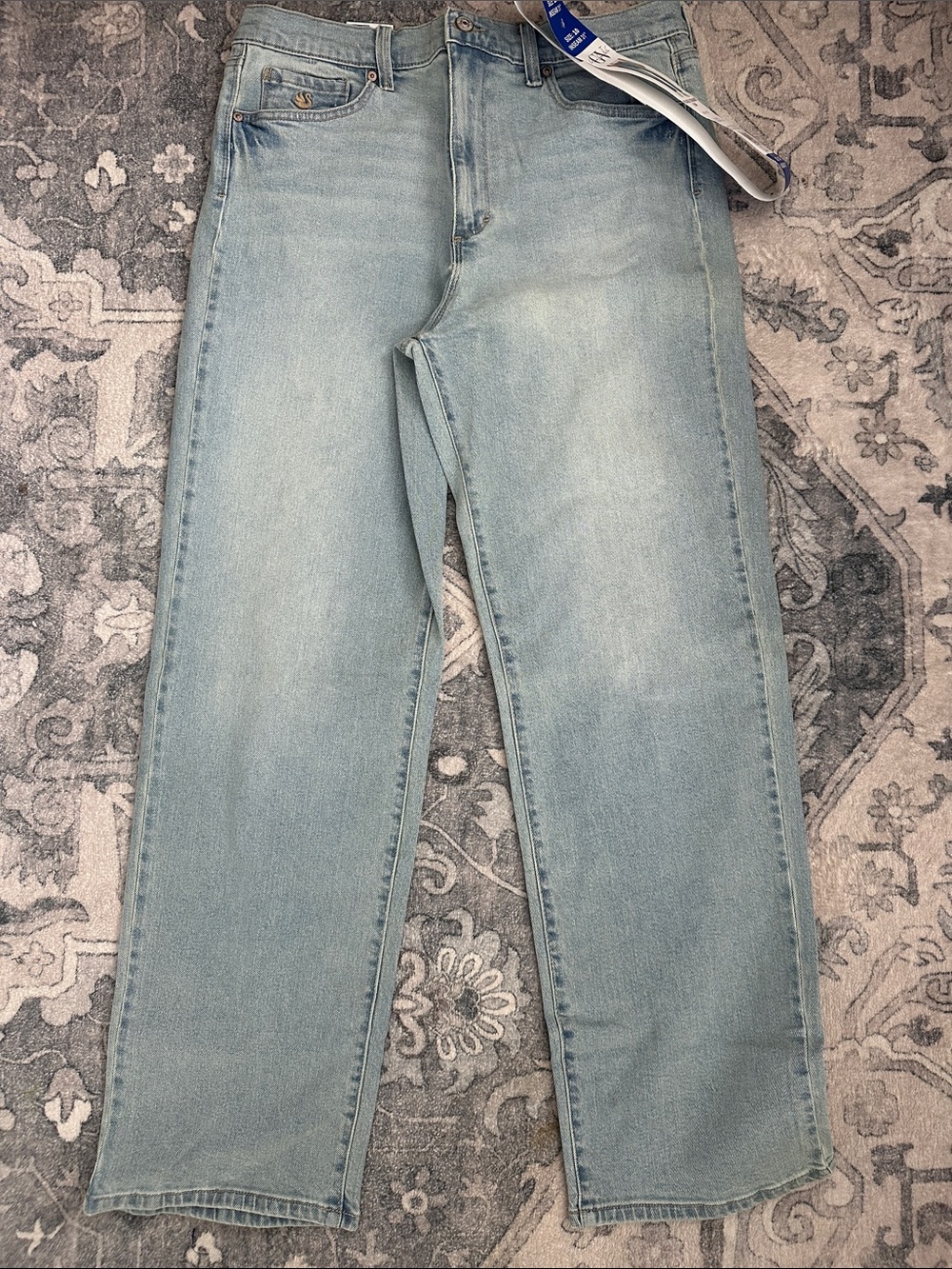 NWT Gloria Vanderbilt  Women’s Relaxed Straight Leg Jeans - Light Blue Size 10
